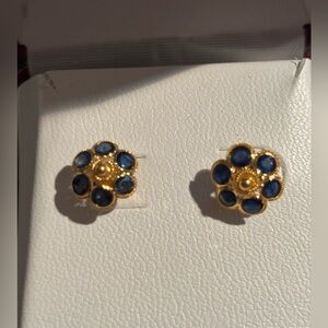 18kt Gold Sapphire Floral Earrings